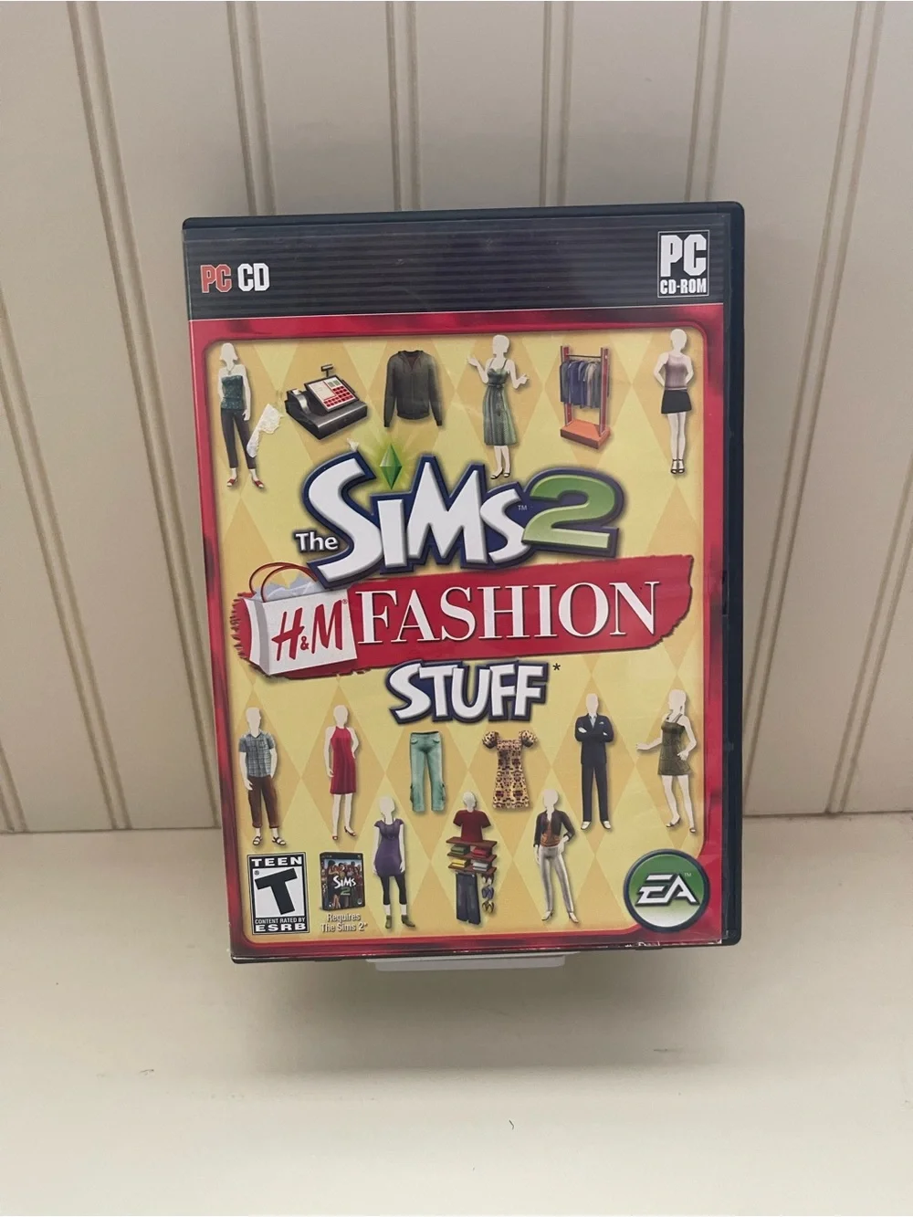 The Sims 2 Family Fun & H&M Fashion Stuff PC Game Bundle - Yellow